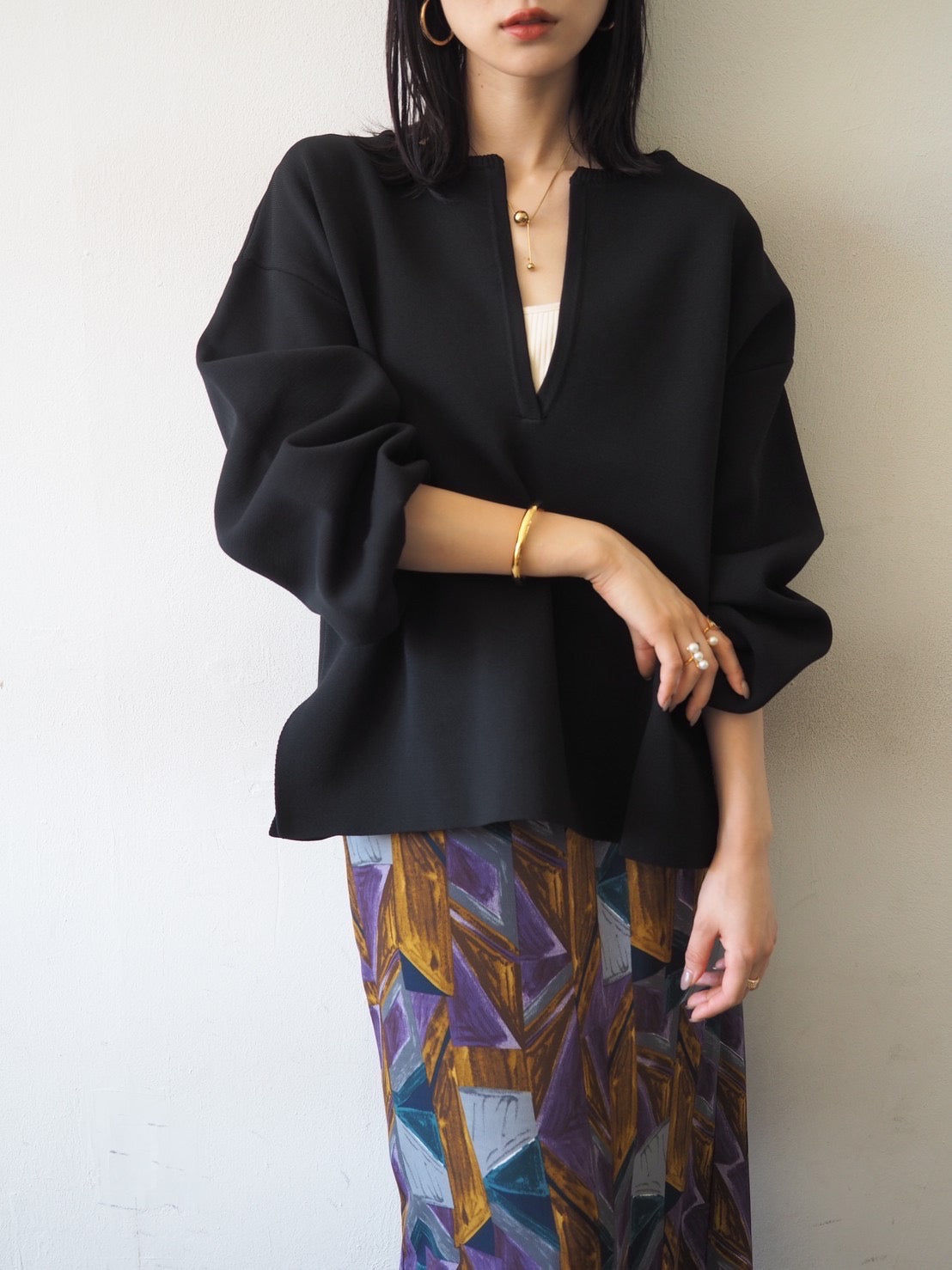 予約]キーネックミラノリブオーバーニットプルオーバー/ブラック – Lumier