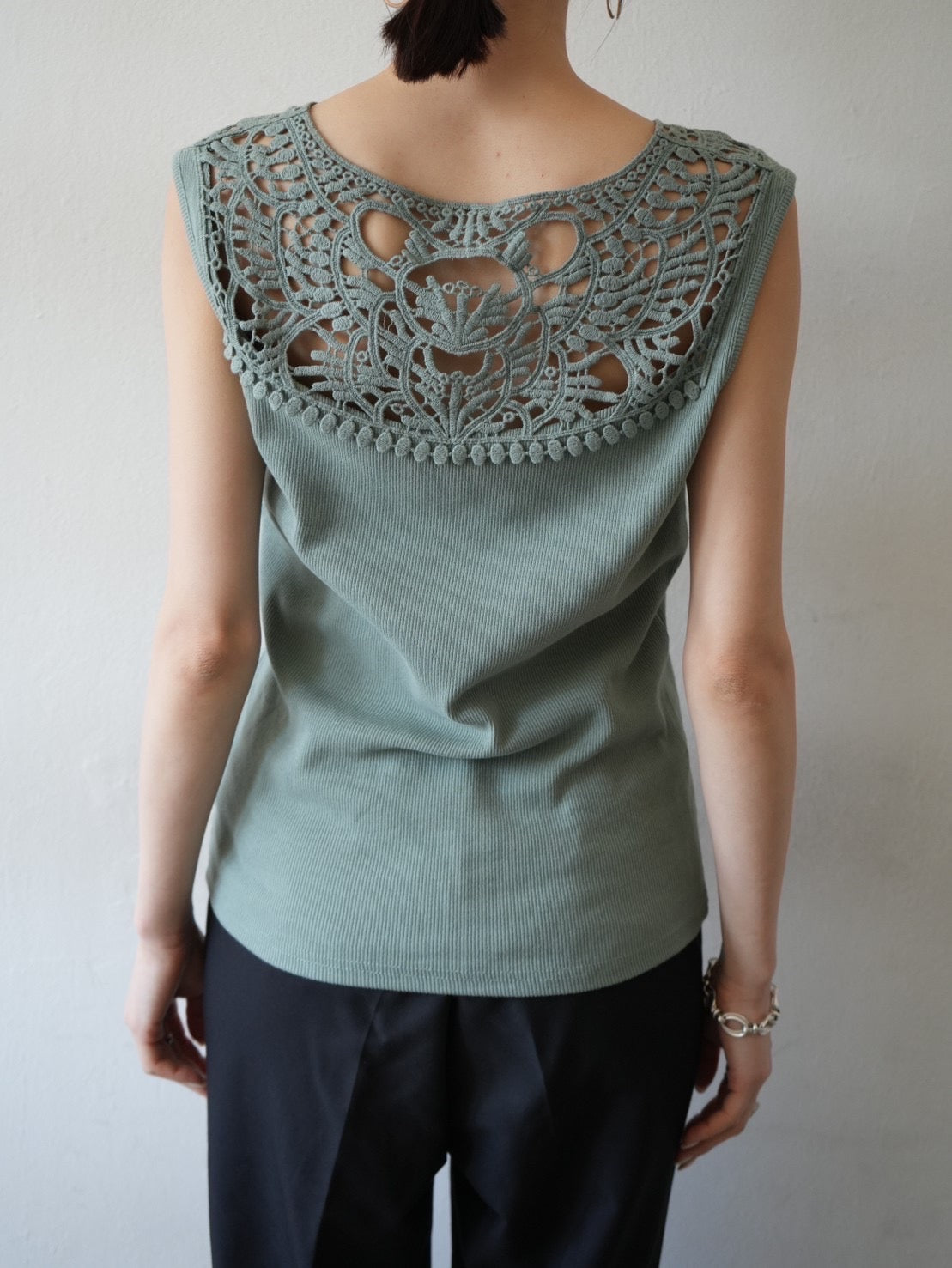 デザインレースタンクトップ/グリーン – Lumier