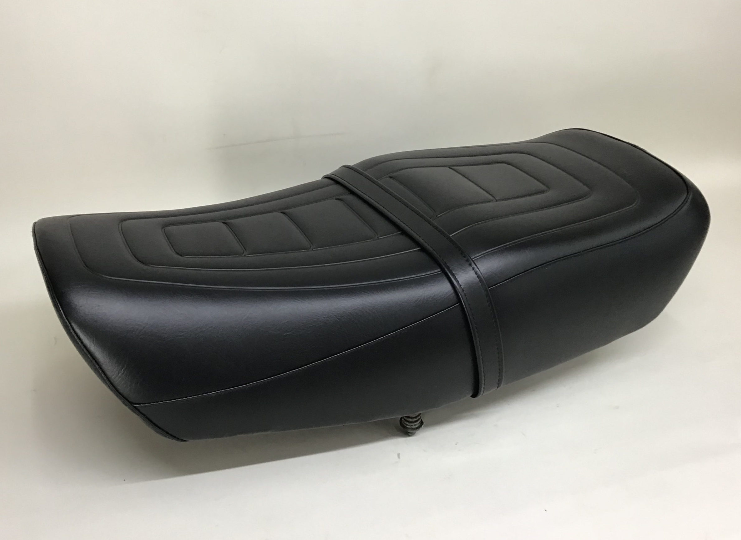 HONDA【CBX400F】Restore - 株式会社茗荷シート