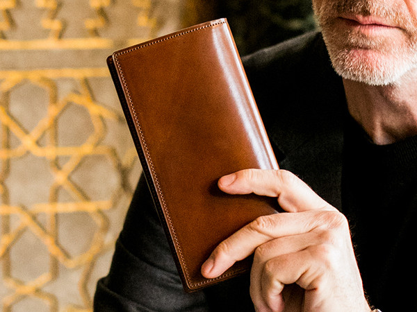 貴賓の高級感※シェルコードバン（ウィスキー色）財布※50代男性へ