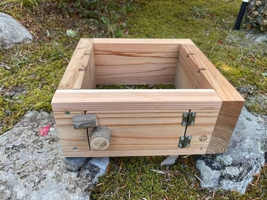 Amazon.co.jp: 日本みつばち用 飼育箱 重箱式巣箱 板厚35mm 観察窓と