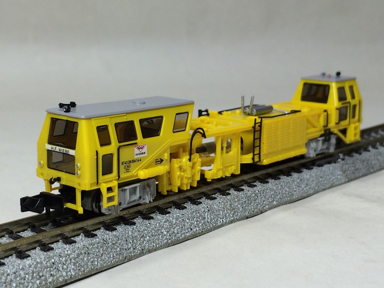 Amazon | ホビートレイン 23501 Gleisstopfmaschine TYPE 07-32 WIEBE