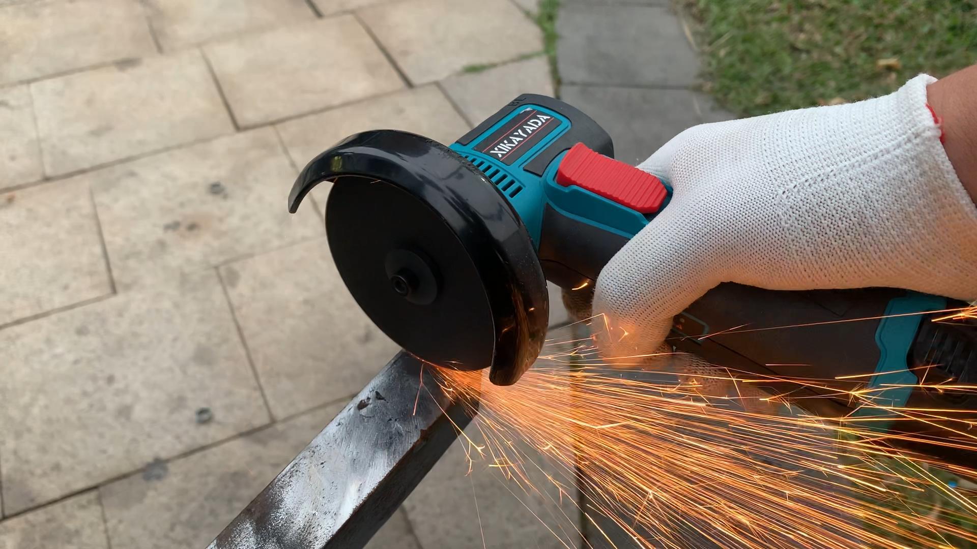 Amazon | 【改良型】ディスクグラインダー 充電式 12.6V/76mm ミニ