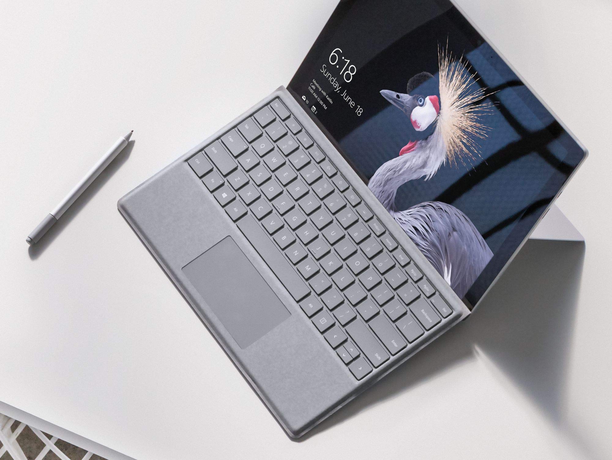 Microsoft Surface Pro 5 - Core i5 2,6 GHz, 4 GB de RAM, SSD de 128