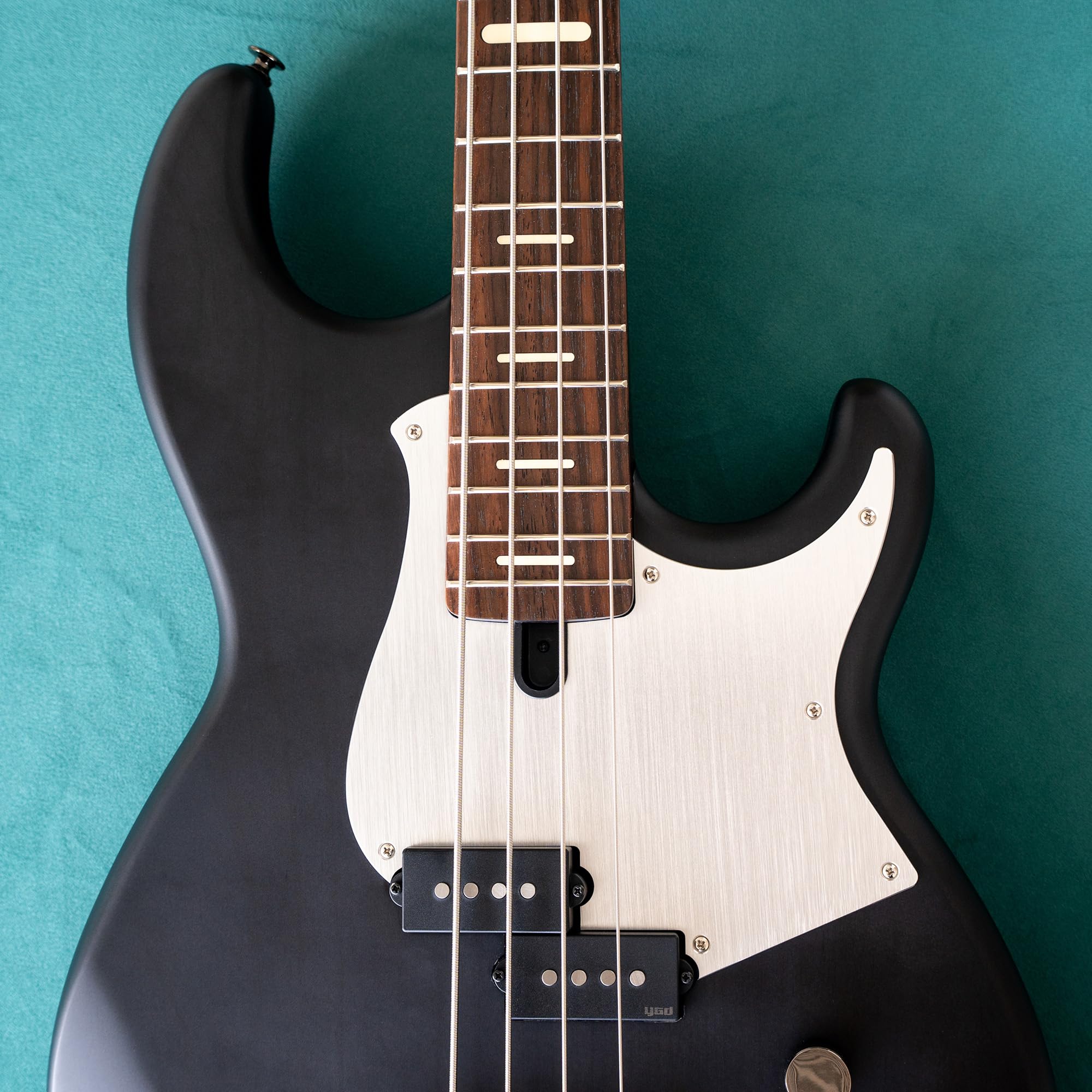 Amazon | ヤマハBBシリーズベースギター用ピックガード、シルバー