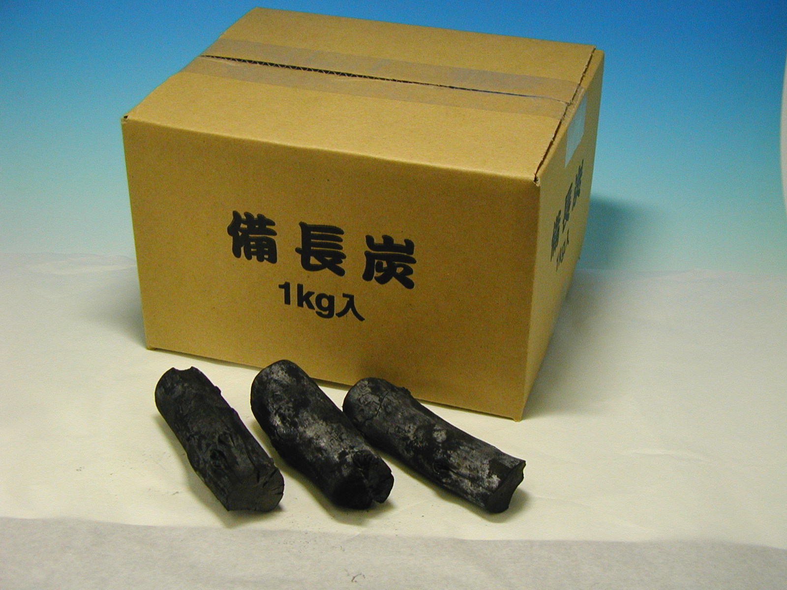 Amazon.co.jp: 備長炭1kg : スポーツ＆アウトドア