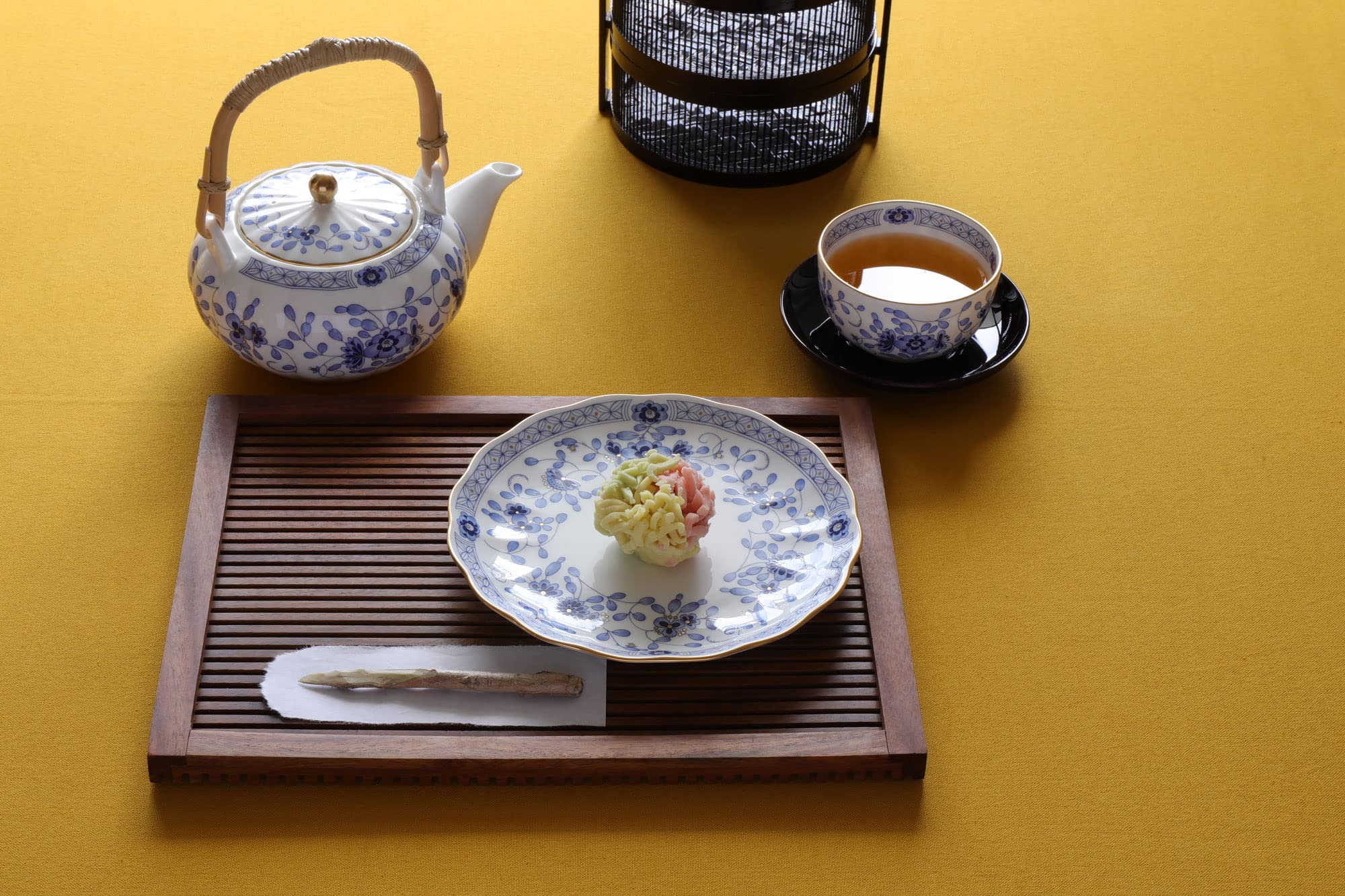 Amazon.co.jp: NARUMI(ナルミ) プレート 皿 ミラノ 17cm ブルー 花柄