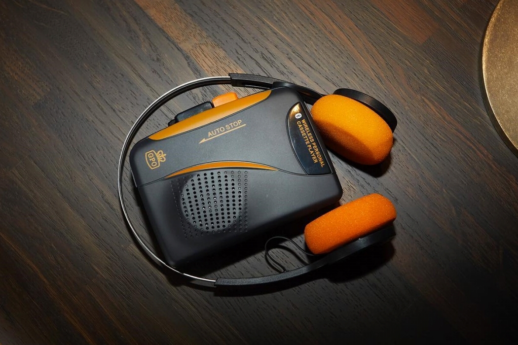 再入荷】GPO/ Bluetooth対応 ポータブルカセットプレイヤー with