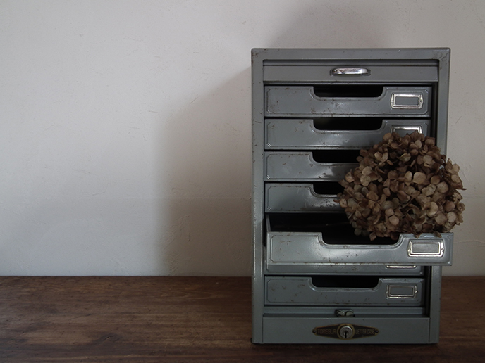 Y00038 工業系 シャッター付き 鉄製 7杯小引き出し 収納 ／ レトロ