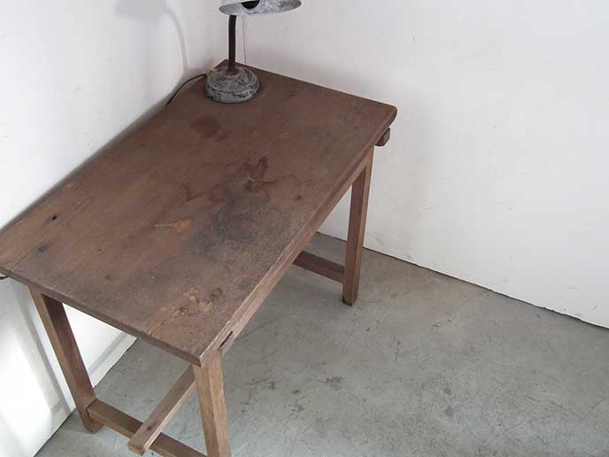 A00168 レトロ 古い木味の小振りな作業台 学習机 | MANSIKKA