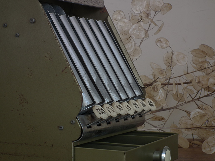 H02229 レトロ 鉄製 古いレジスター | MANSIKKA antiquesMANSIKKA antiques