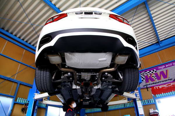 マセラティ グラントゥーリズモスポーツ & センターパイプ装着