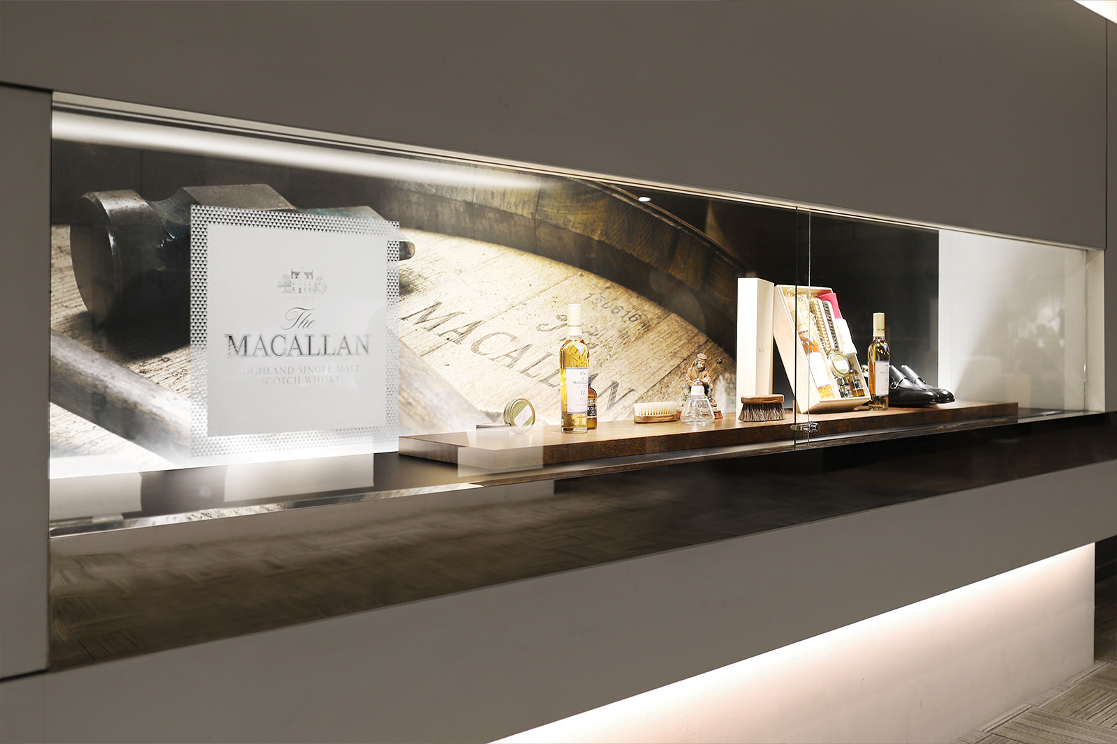 ザ・マッカラン ウィンドウディスプレイ - mado