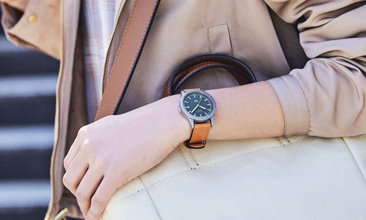 チタニウムソーラー - Maker's Watch Knot | シンプルでPOPな