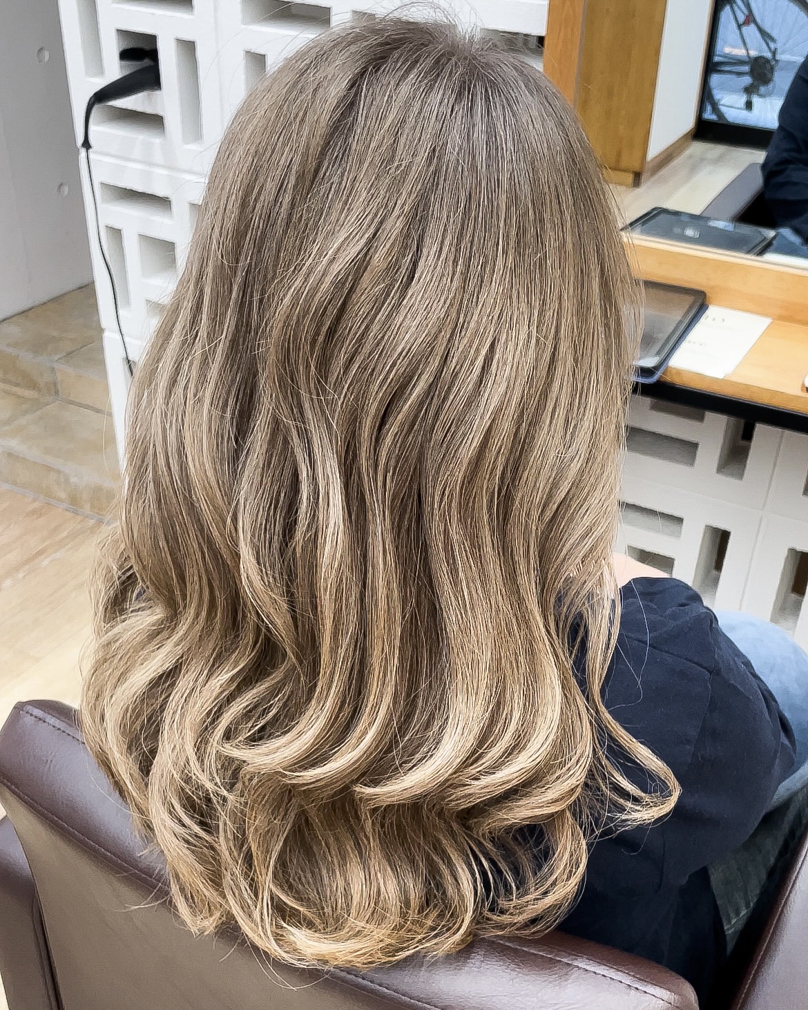 白髪染め」でリタッチばかり？もっとカラーリングを楽しみませんか？