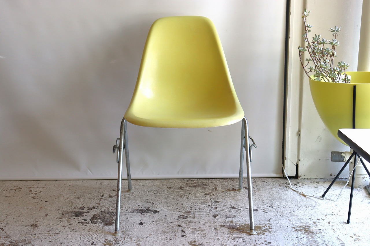 ハーマンミラー社製イームズ サイドシェルチェア(レモンイエローFRP)+