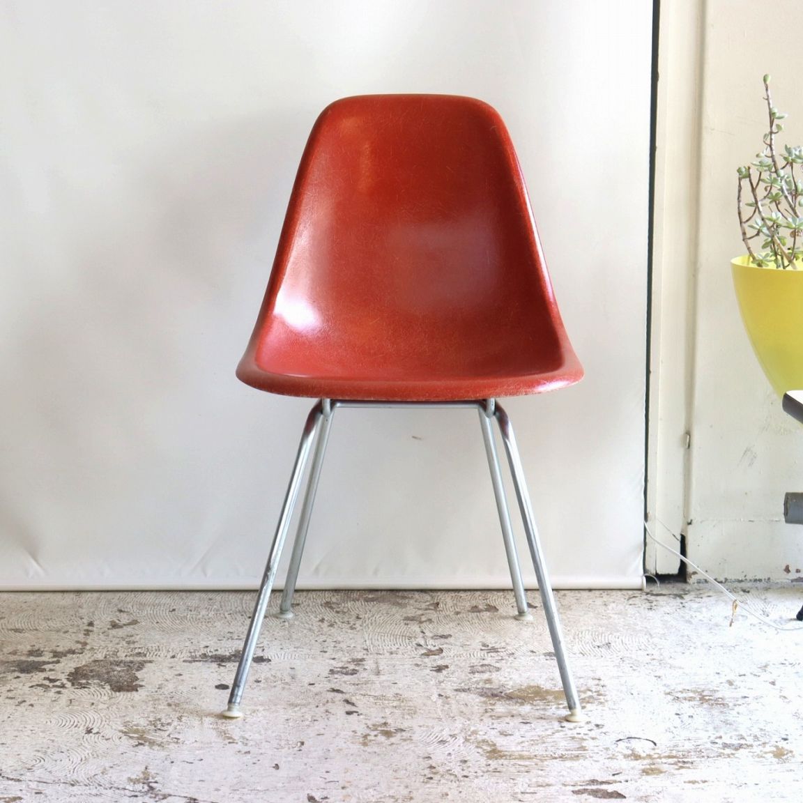 ハーマンミラー社製イームズ サイドシェルチェア(テラコッタレッドFRP