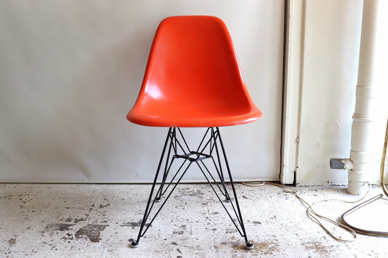 ハーマンミラー社製イームズ サイドシェルチェア(オレンジFRP