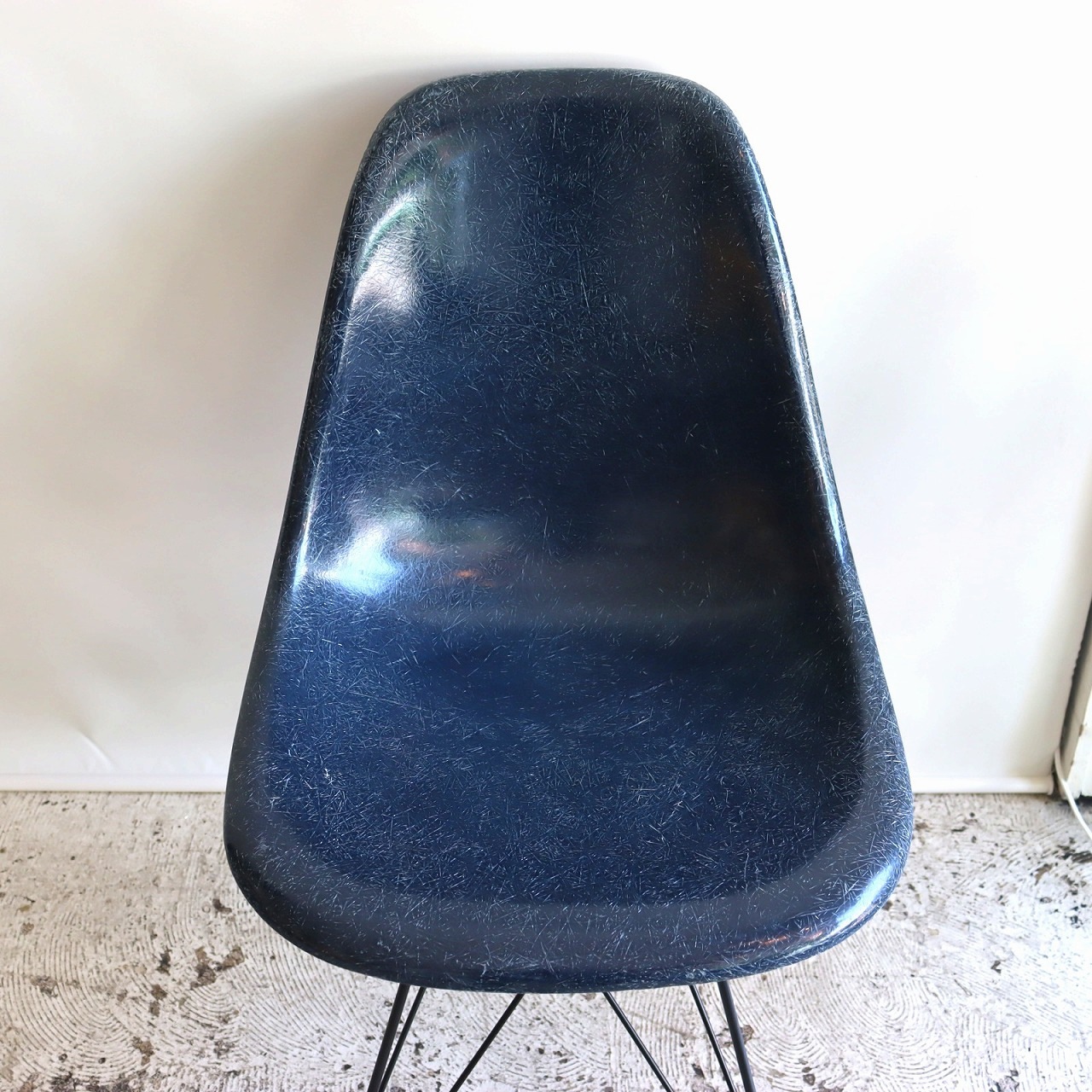 ハーマンミラー社製イームズ サイドシェルチェア(ネイビーFRP