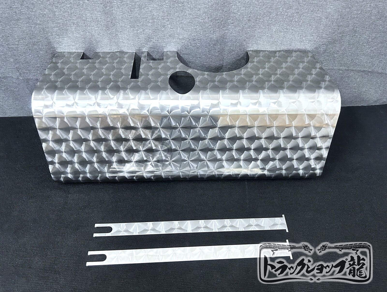 ステンレス 燃料タンクカバー 鱗柄 70Lサイズ用 三菱ふそう ブルー