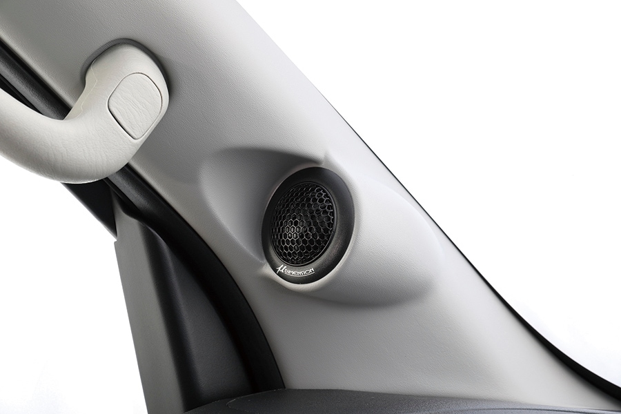 ハイエース200系 専門店 ユーアイビークルのハイエース Aピラー