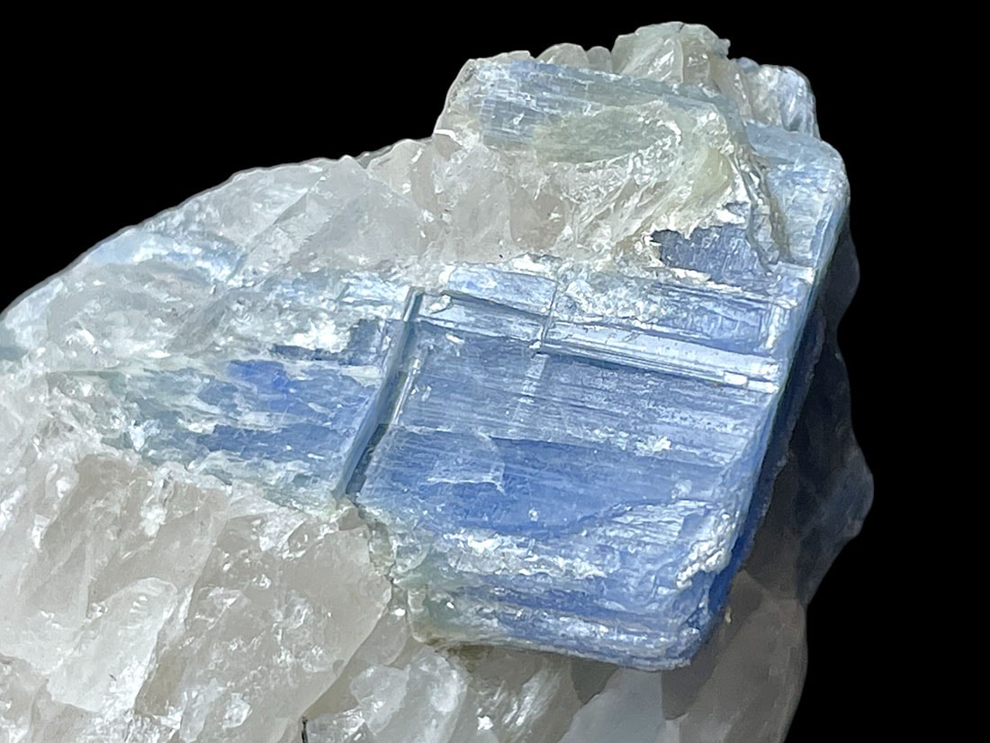 ブラジル産 カイヤナイト