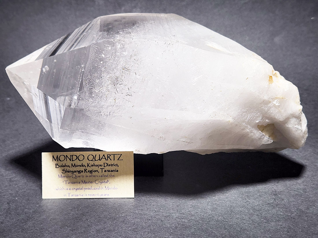 タンザニア産 モンドクォーツ ポイント 大型 / Mondo Quartz