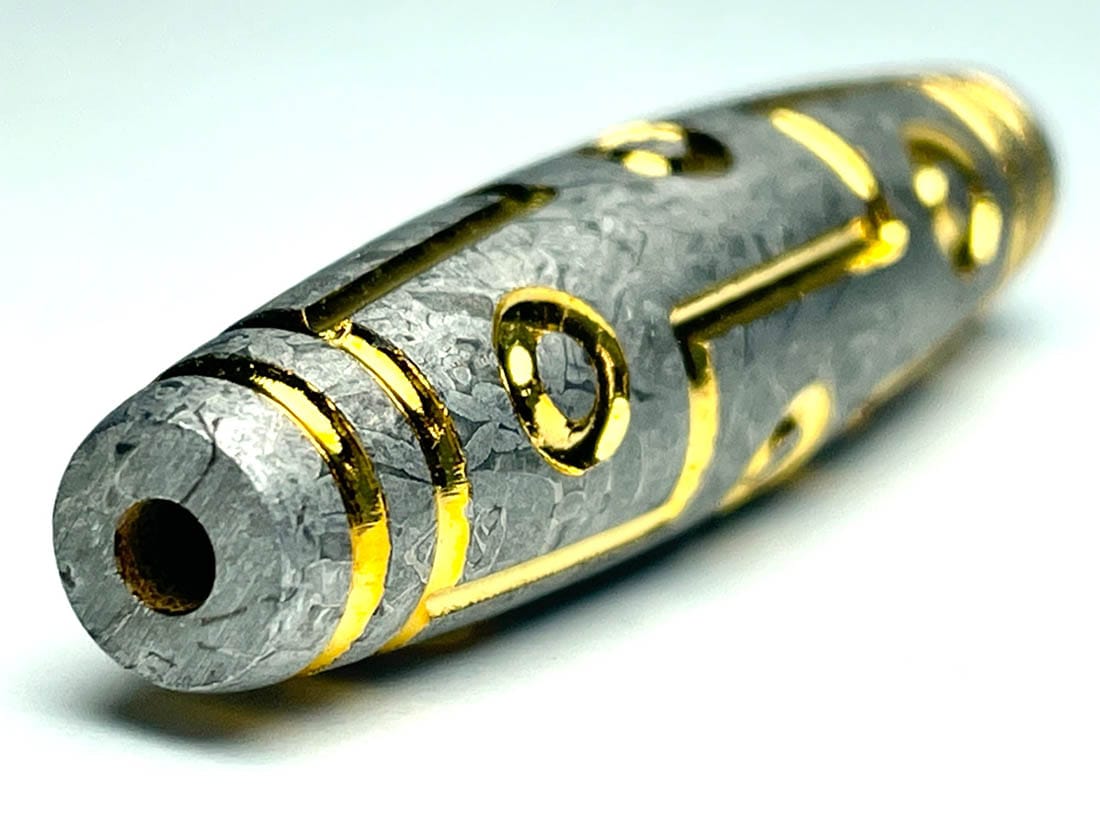 ムオニオナルスタ隕石 ( 九眼天珠 )