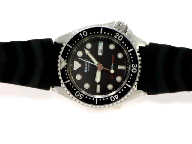希少！セイコー ダイバー クオーツ 黒文字盤 1982年製 ボーイズ 6458-6000