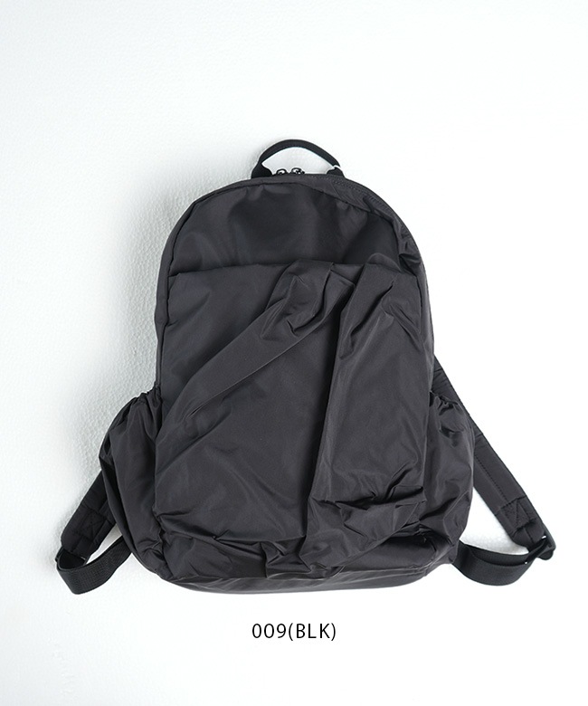 13WGB239304]emmi(エミ)eco 撥水ギャザーボディーバックパック