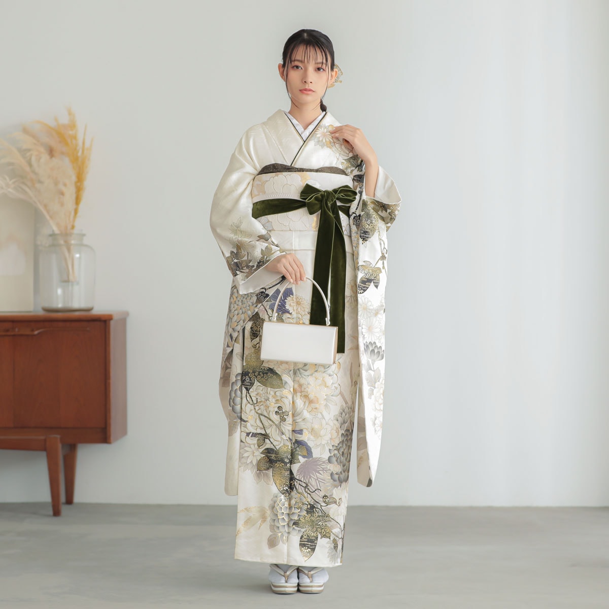 さくら 白 菊に蔦 那須ほほみ・ｻｸﾗ（【振袖・袋帯・長襦袢のセット商品