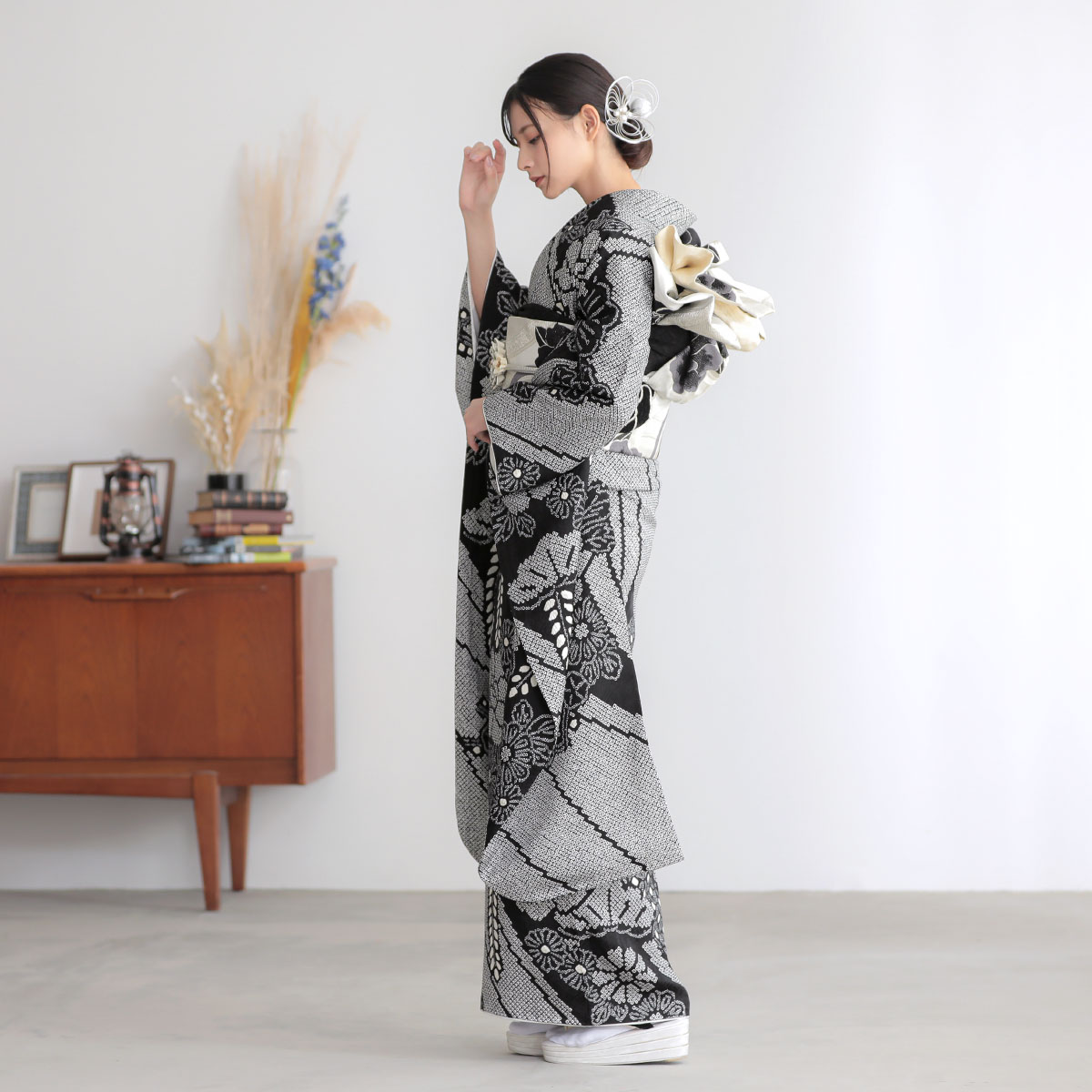 総絞り 黒 牡丹に藤（【振袖・袋帯・長襦袢のセット商品