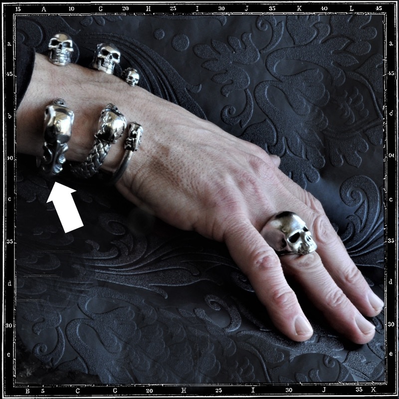 TWO SKULLS BANGLE - HEAVY | クレイジーピッグ公式オンラインストア