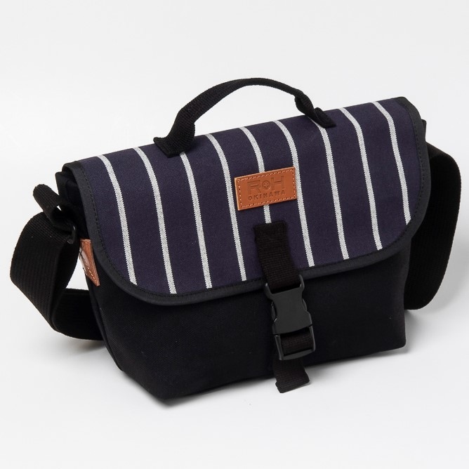 ツートンメッセンジャー S / ネイビーストライプ&ブラック | BAG