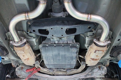 ニッサン スカイライン ワンオフ マフラー 【型式：DBA－V36