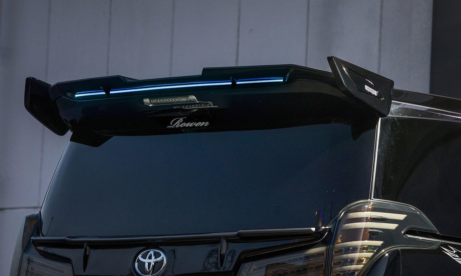 リアウイングVer UP Kit / VerⅡCenterBar with illumination 30