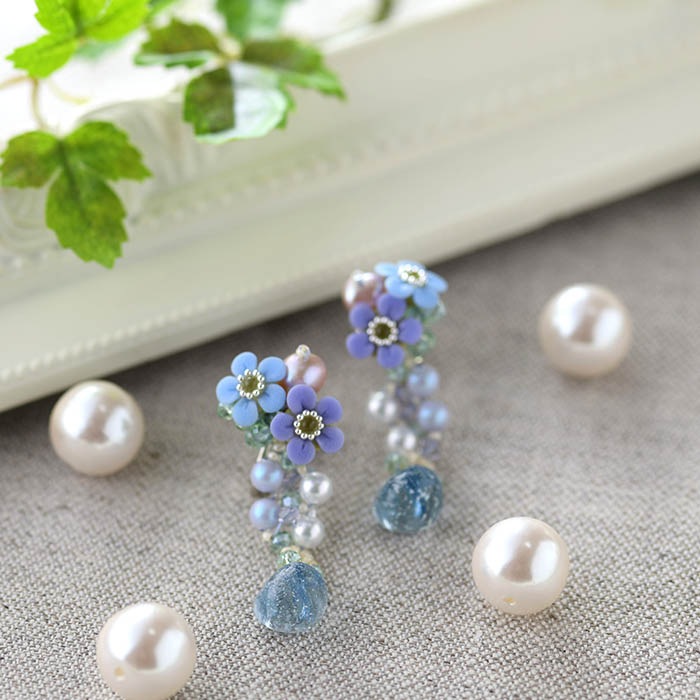 勿忘草のガラスドロップステッチピアスorイヤリング 【作家：NARUMIDO