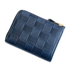 お札を折らずに収納できる最小クラスのミニ財布 SATTO