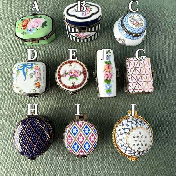 イタリアで買い付けたアンティークの陶器のジュエリーボックスは