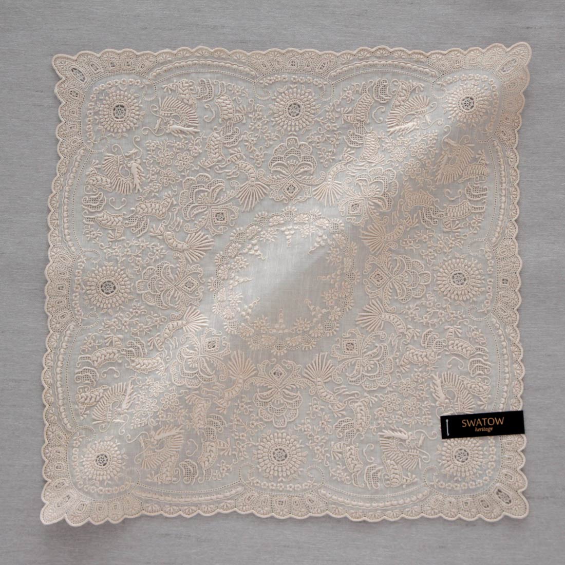 送料無料】汕頭手刺繍 ハンカチ 八人衆 呉妙玲 | レディース,スワトウ