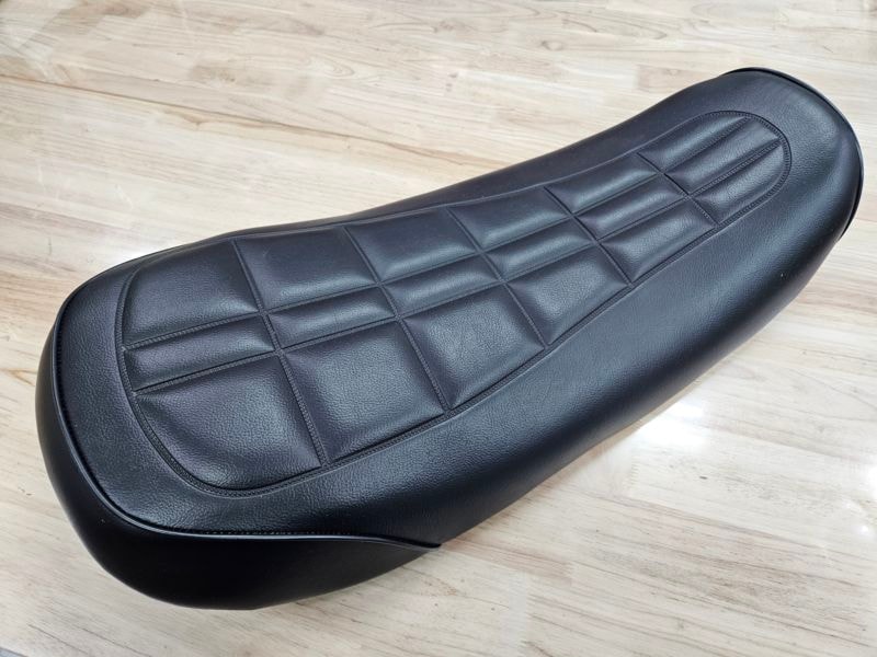 Z1/Z2 アンコ抜きバナナシート(アウトレット品) | KAWASAKI,Z1/Z2 ('73