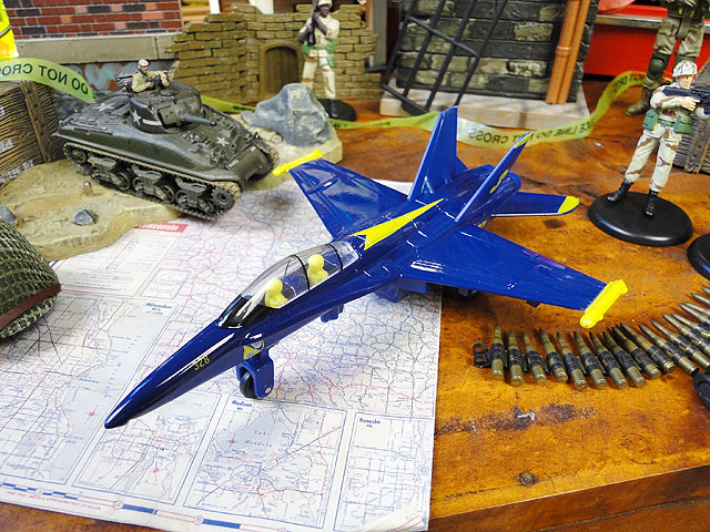 アメリカ軍の戦闘機モデルエアプレーン （F-18 ブルーエンジェルズ