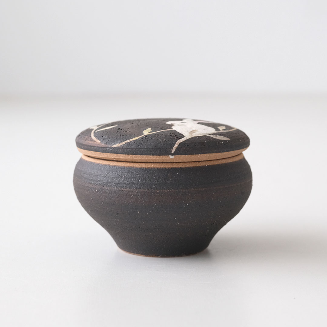 塩壷/うさぎ | acne.pottery.studio | 糸島くらし×ここのき 公式通販サイト