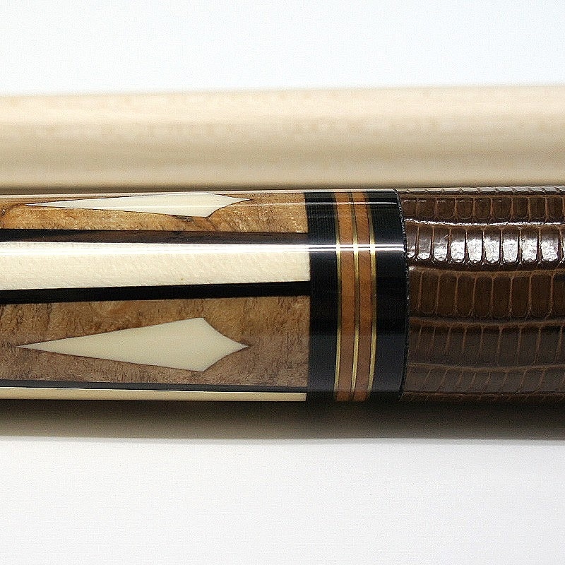 アワジ カスタム キュー 02 (8枚張合せハイテクシャフト) AWJ,AWAJI