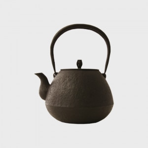 南部鉄器 鉄瓶 / 南部鉄瓶 / 釜定 / 秋の実 大あられ [ やかん 日本製