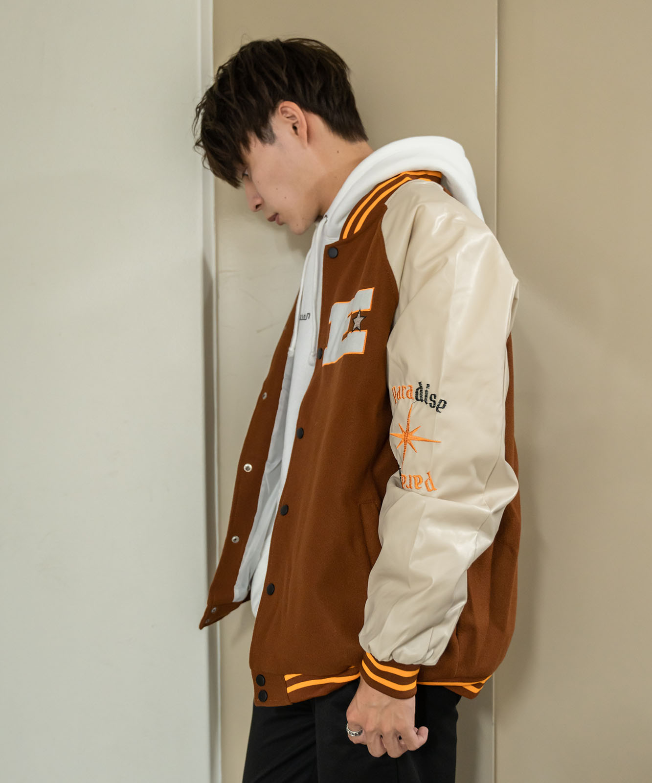 DEVICE select ブラウンベース ビッグロゴ スタジャン メンズ