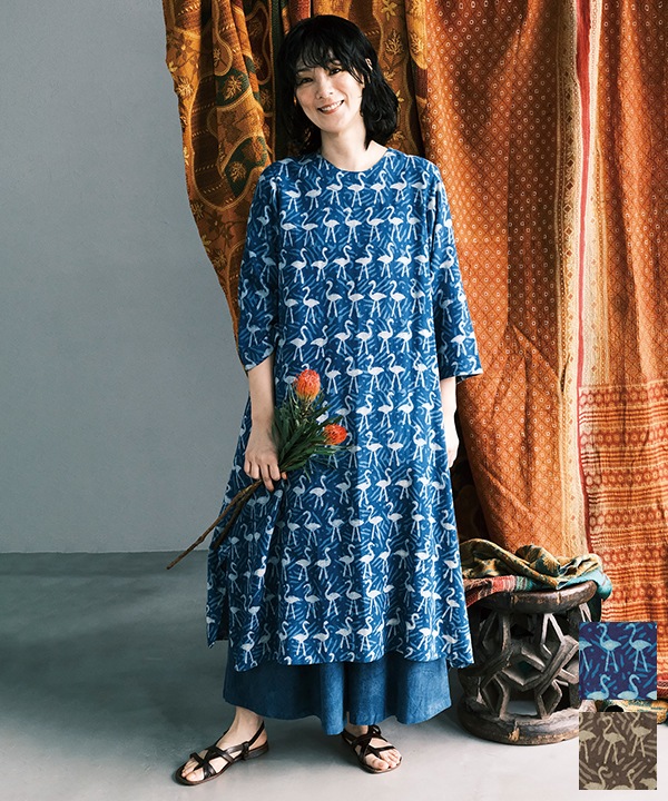 30%OFF】綿麻レーヨン多忙なフラミンゴさんダブプリントワンピース