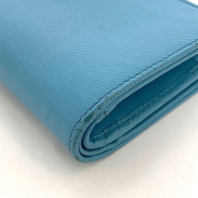 プラダ 二つ折り 財布 ec-22727 ライトブルー 美品 サフィアーノ