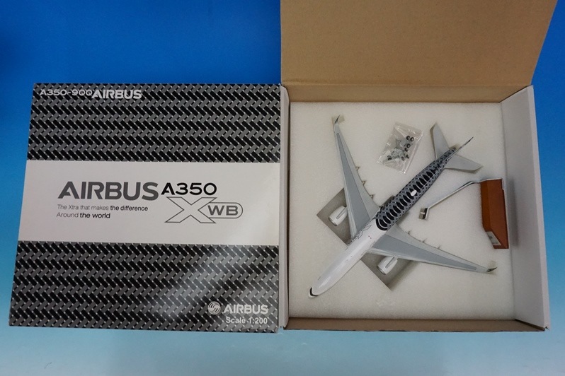 1/200 A350-900XWB エアバス ハウスカラー Carbon Fiber F-WWCF