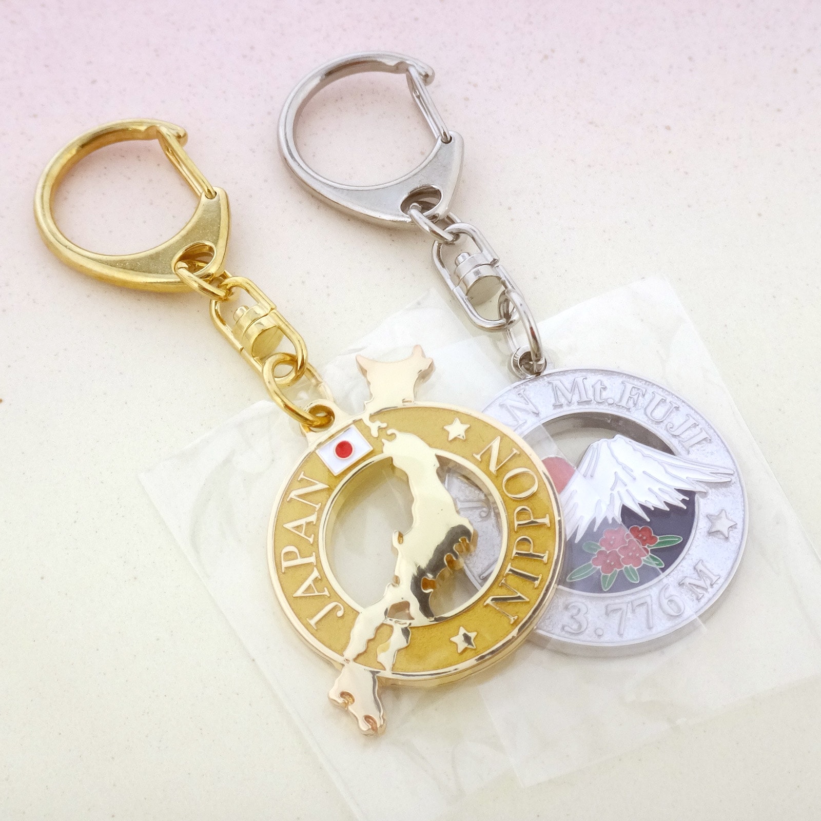 日本のお土産 観光 メタル キーホルダー No.74 富士山 透かし Mt.FUJI